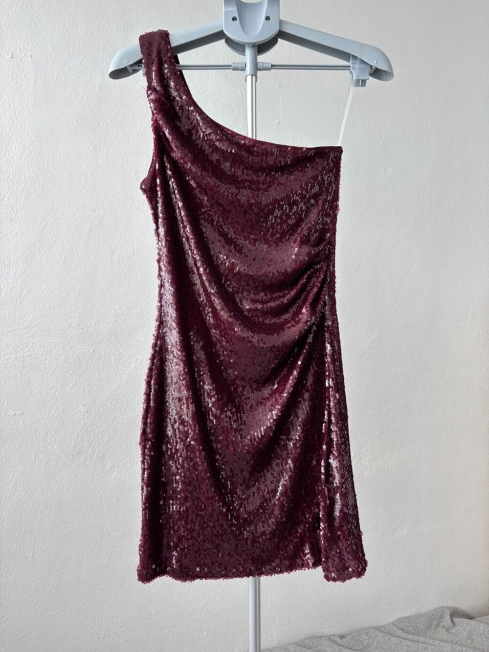 Wild Fable Sequin Dress S Burgundy Maroon One Shoulder Holiday Bodycon Mini Slit